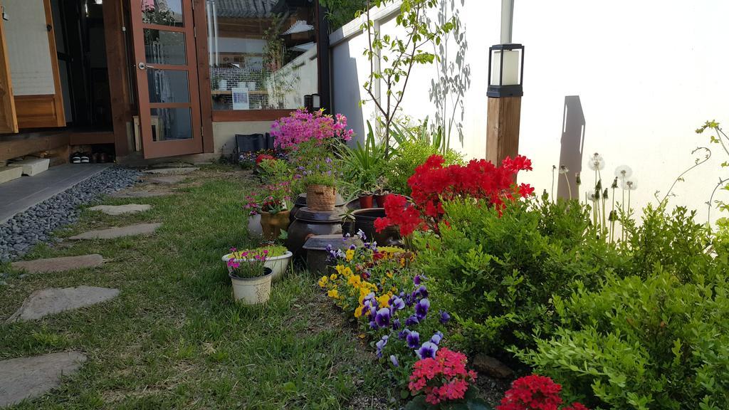 Jeonju Nostalgic Home Exterior photo